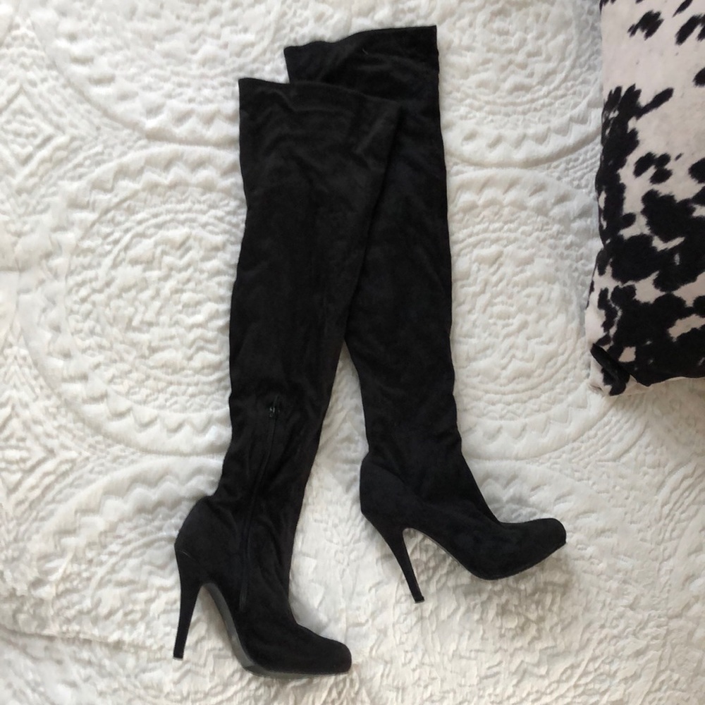 Bumper over the knee black suede high heel boots